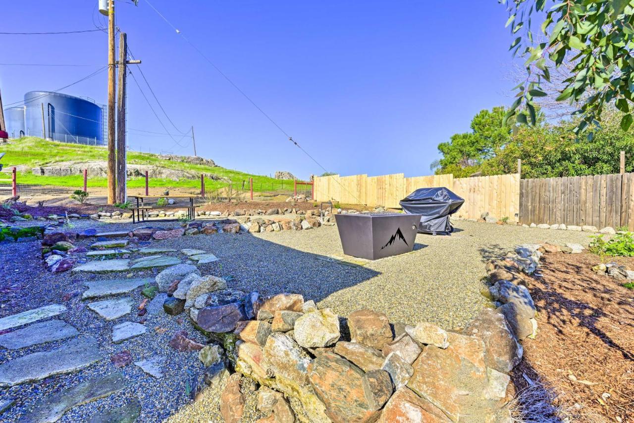 Peaceful Ranch Home With Sierra Nevada Views Woodlake 외부 사진
