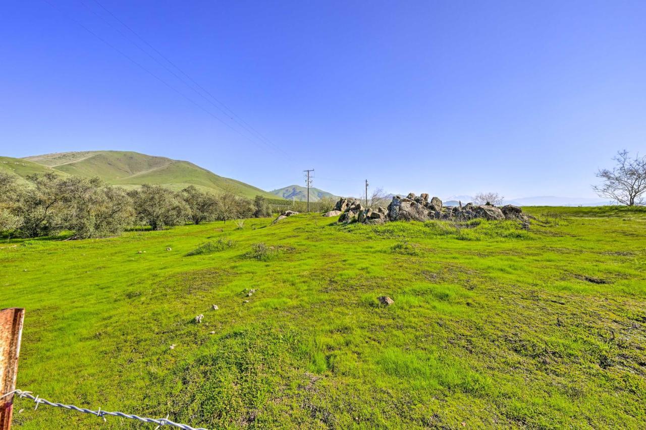 Peaceful Ranch Home With Sierra Nevada Views Woodlake 외부 사진