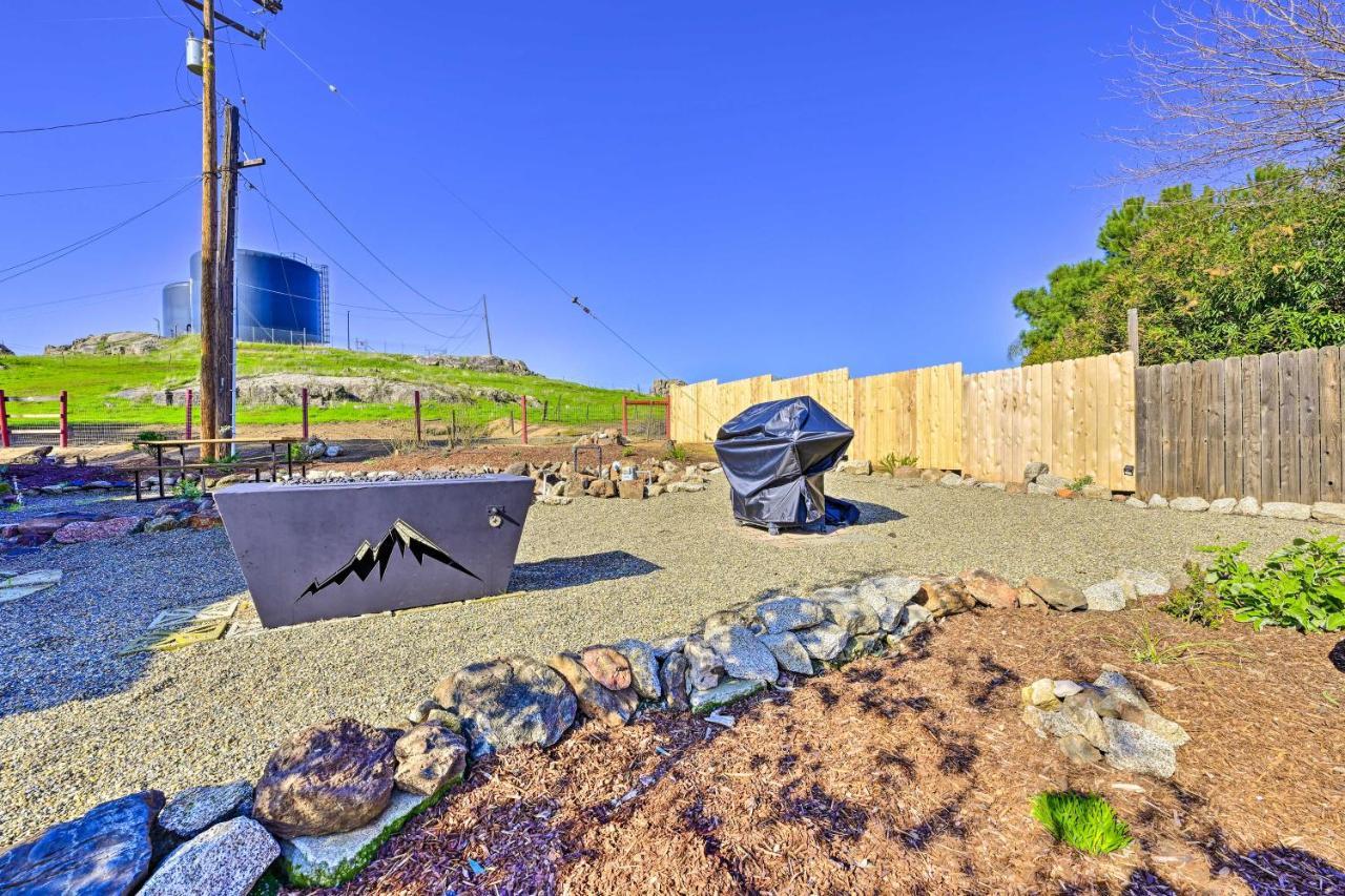 Peaceful Ranch Home With Sierra Nevada Views Woodlake 외부 사진